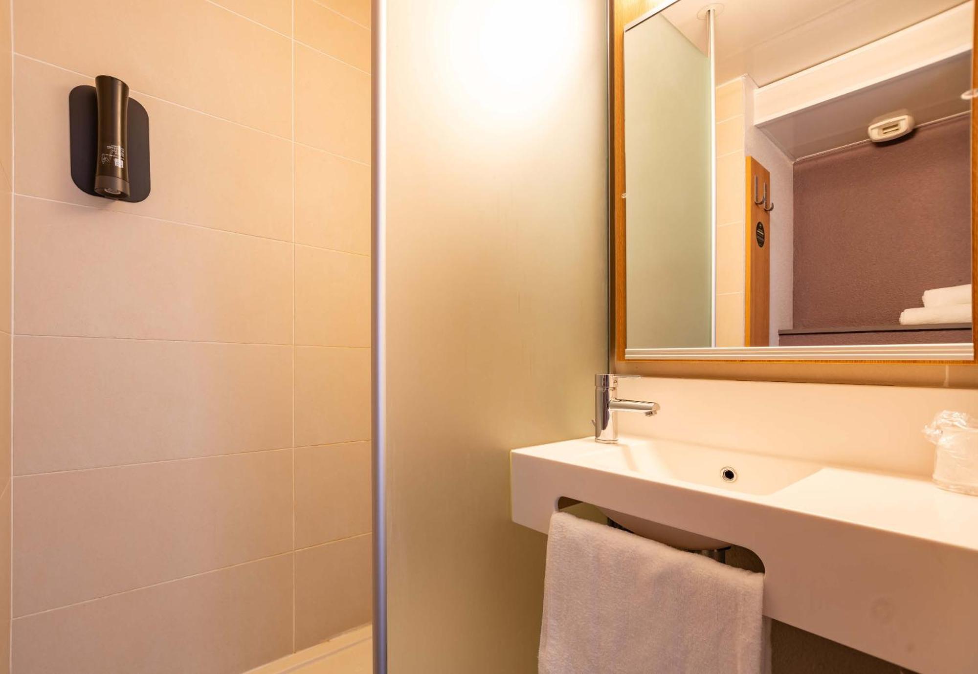 Saint-Didier-sous-Aubenas B&B Hotel Aubenas מראה חיצוני תמונה